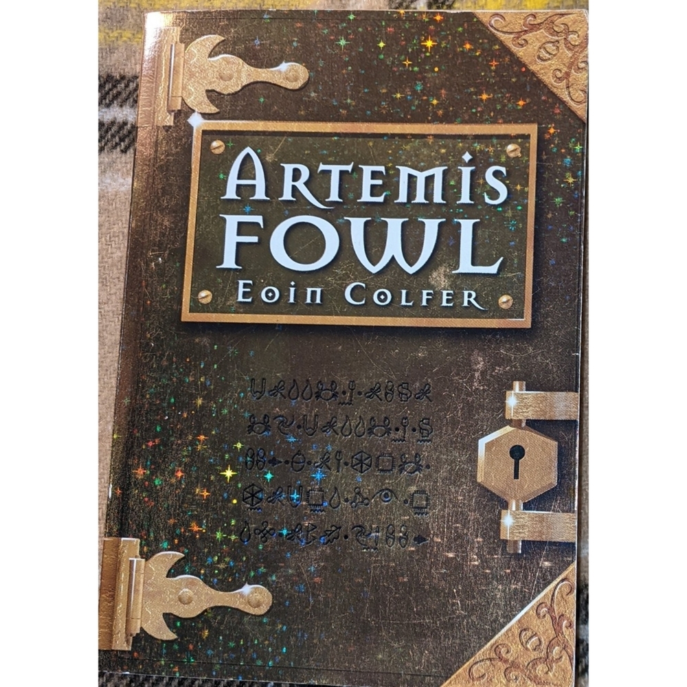 Artemis Fowl (Eoin Colfer) [Book]